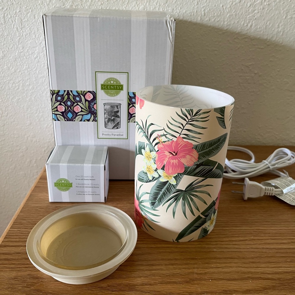 Scentsy Pretty Paradise Floral Warmer with Pink and Green (2015-2020)